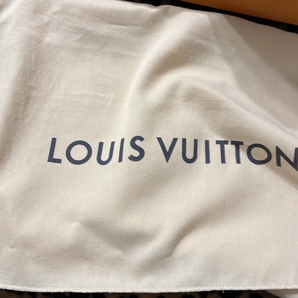 Louis Vuitton GRACEFUL PM BRAND NEW - Picture 9 of 9
